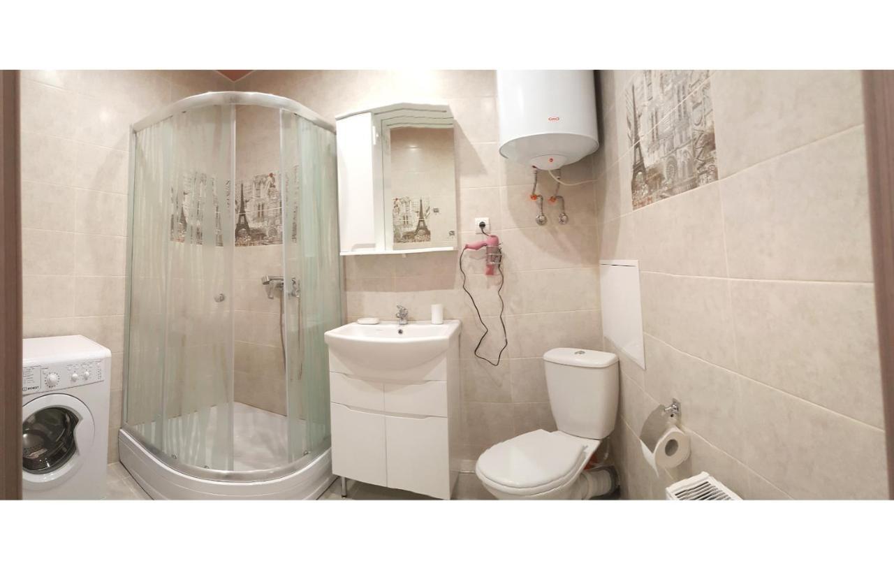 Apartment Near Metro Pozniaky Киев Экстерьер фото