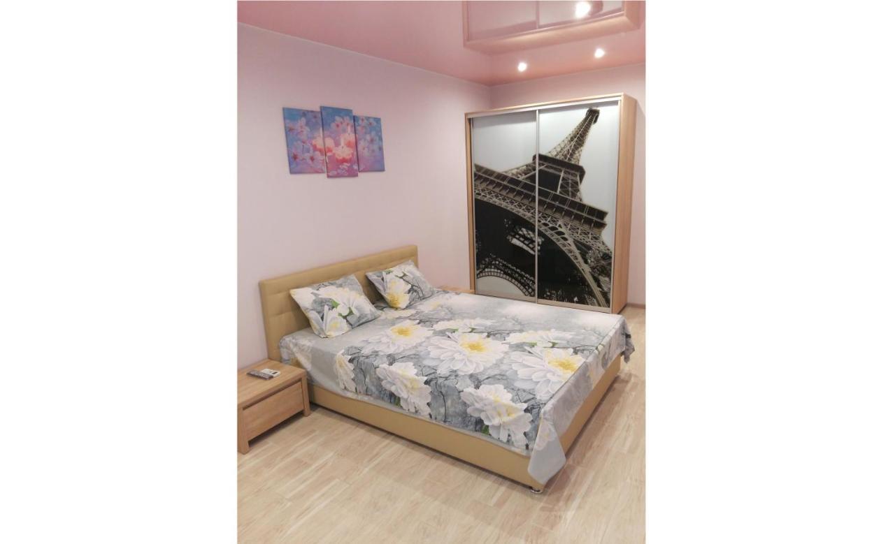 Apartment Near Metro Pozniaky Киев Экстерьер фото